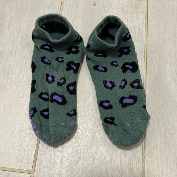 Move active leopard grip socks OS - Picture 1 of 2